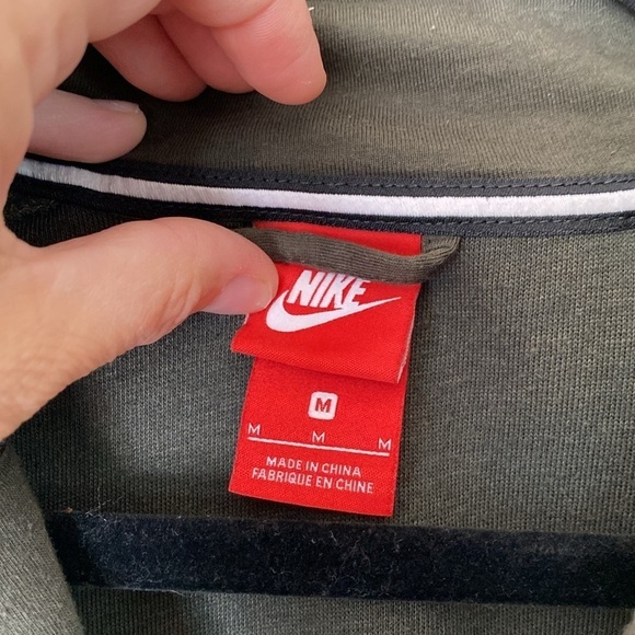 Nike warm-up crop jacket women’s medium green white EUC - Picture 4 of 5